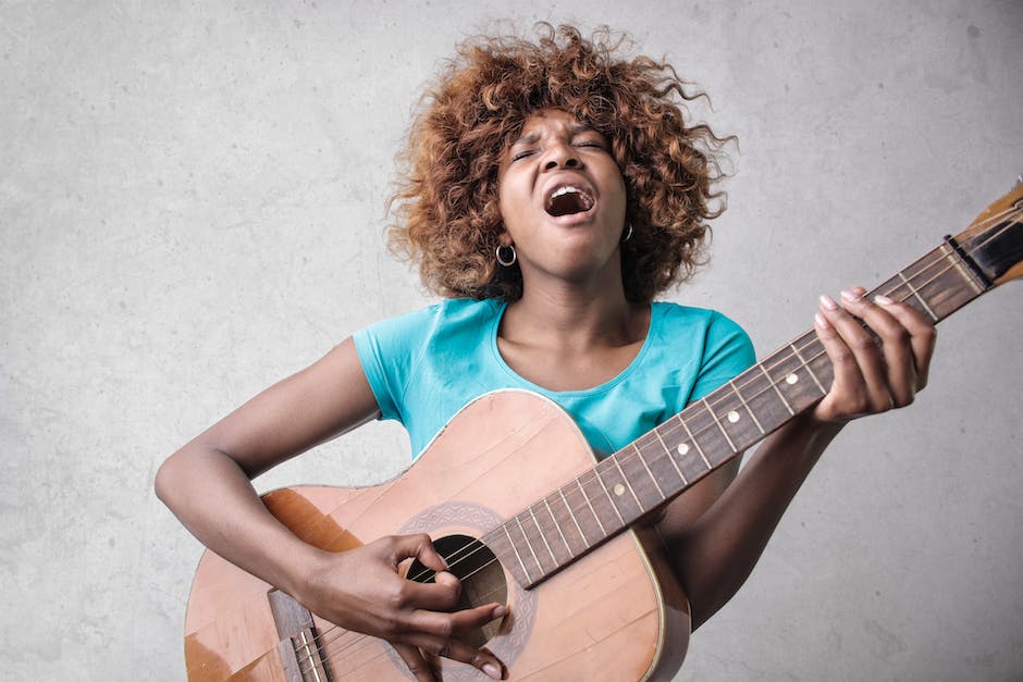  Gitarre lernen: Zeitaufwand und Strategien